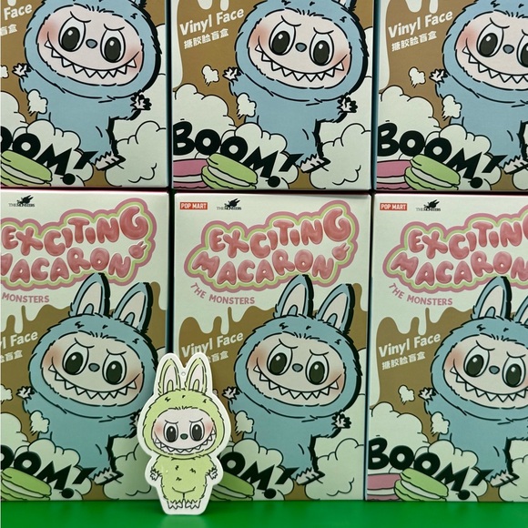 Labubu (Green Grape) Exciting Macaron - Picture 2 of 4